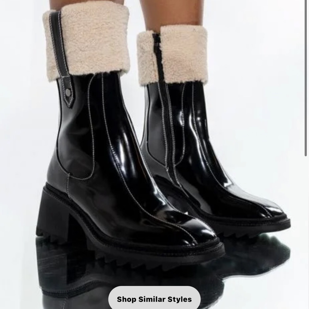 NWOT Azalea Wang booties w faux fur